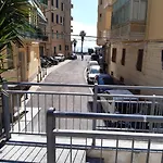 Sara's Apartman San Remo