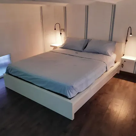 Апартаменты Sara's *