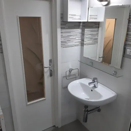 Апартаменты Sara's *